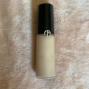 Giorgio Armani Luminous Silk Concealer